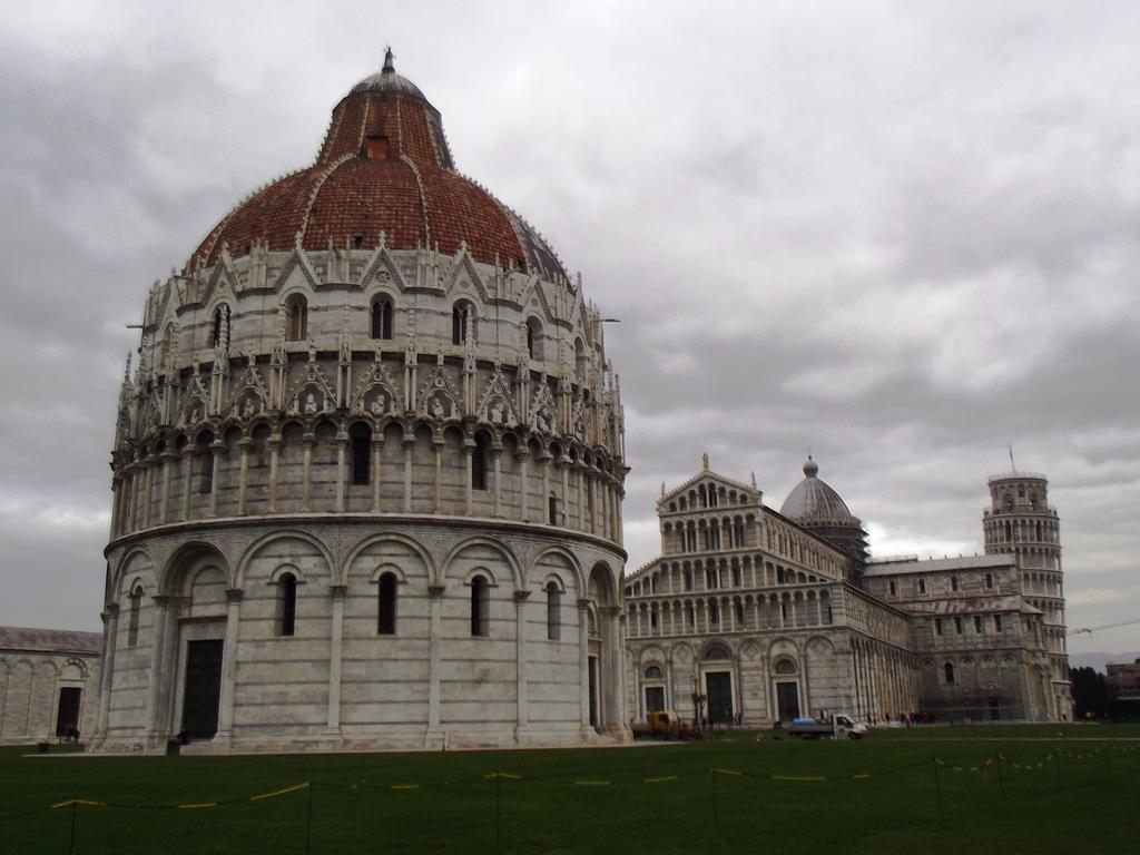 Pisa Apartment Екстер'єр фото